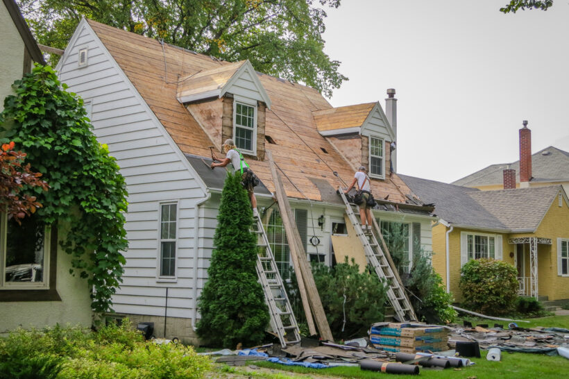 a house gets a roof replacement from experienced roofers Peoria IL residents choose for their needs